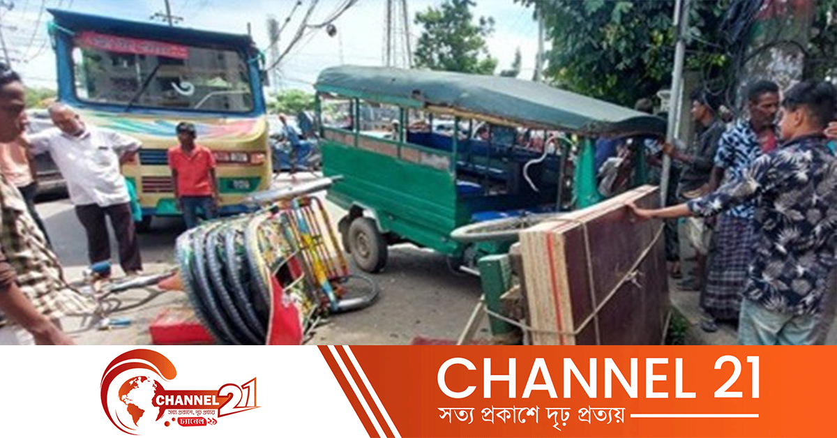 কাজির দেউড়ি মোড়ে ত্রিমুখী সংঘর্ষ, আহত ৭