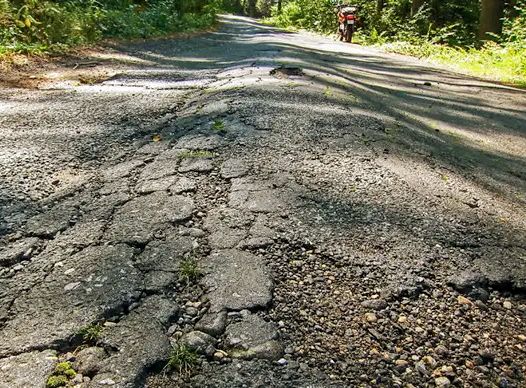 আওয়ামী লীগ সরকারের ১৬ বছরের উন্নয়ন ভাঙ্গা রাস্তা নিয়ে সর্বত্র সমালোচনা নেত্রকোনায়