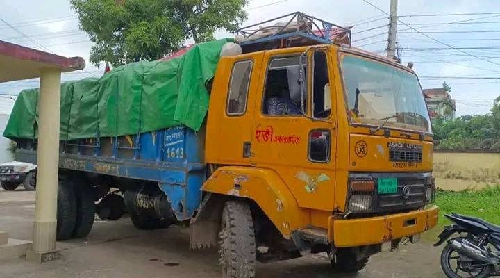 নেত্রকোনা সীমান্তে বেড়েছে চোরাচালান,গড়ে উঠেছে শক্তিশালী চক্র