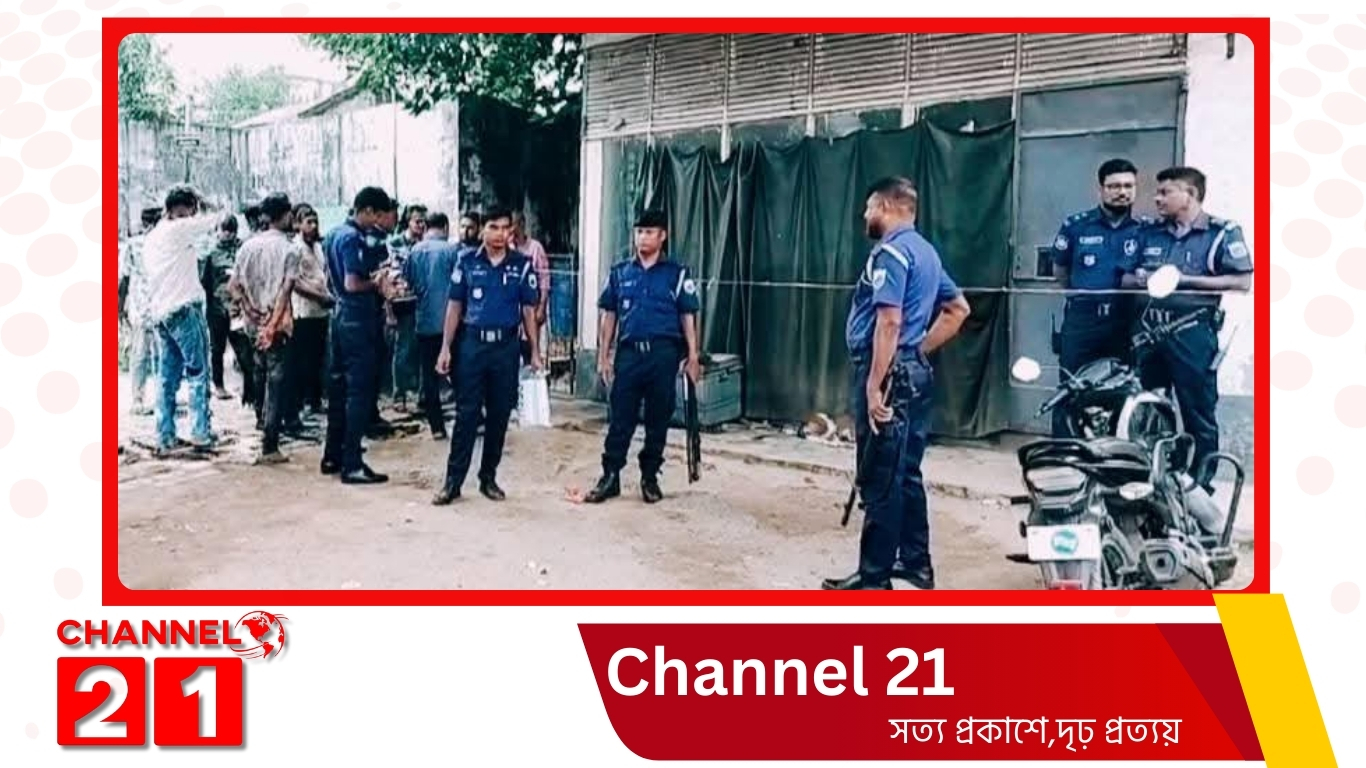 বগুড়া শহরে শতাব্দি ফিলিং স্টেশনে পড়ে ছিল কর্মকর্তার রক্তাক্ত মরদেহ